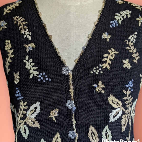 COPY - VINTAGE embroidered vest - Picture 3 of 6